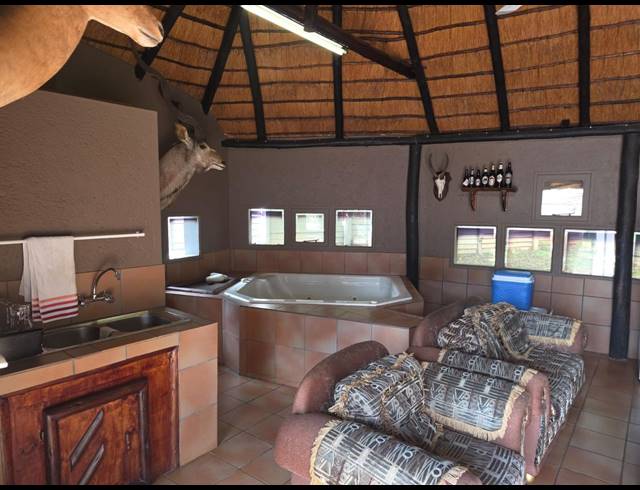 5 BEDROOM HOUSE FOR SALE IN FLORA PARK